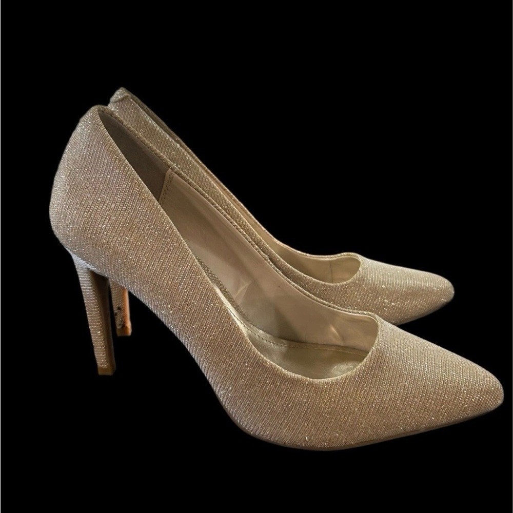 Jennifer Lopez Shimmering Gold Heels